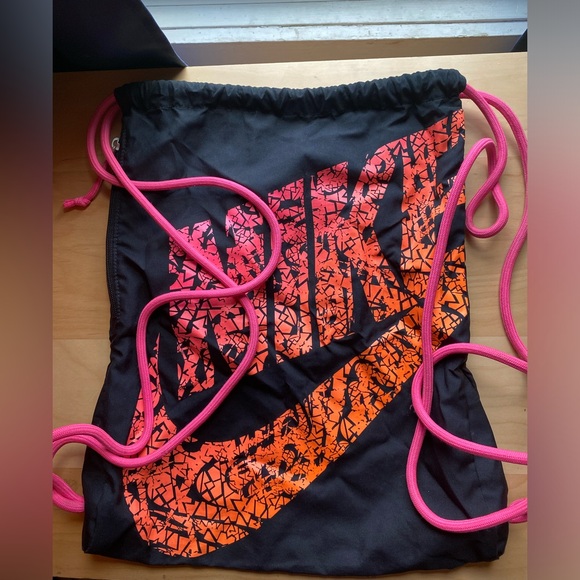 Nike Black Drawstring bag - Picture 1 of 3